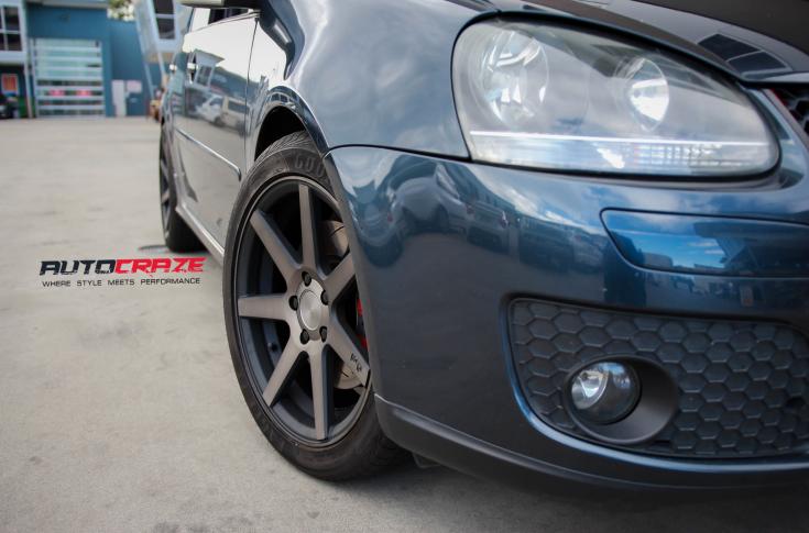 VOLKSWAGEN-GOLF-VERONA-MATTE-BLACK-TINTED-FACE-2